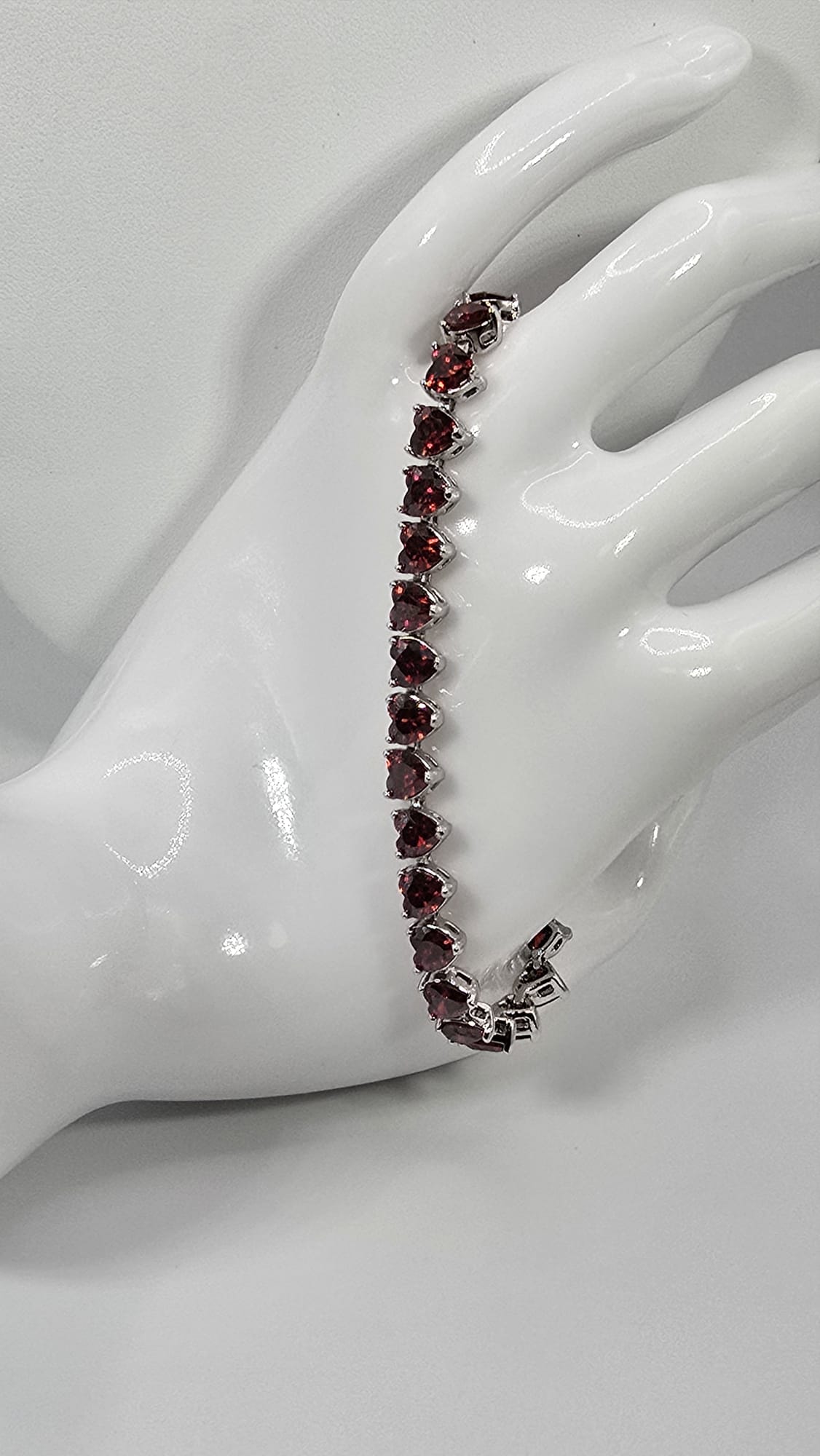 Heart-Shaped Gem Bracelet