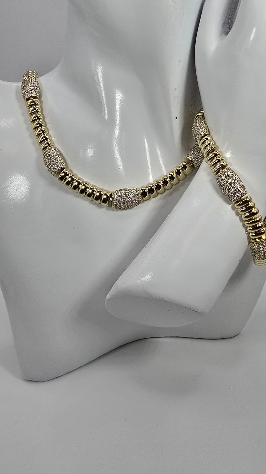 Gold Snake Chain Set w/ Diamond Pattern
