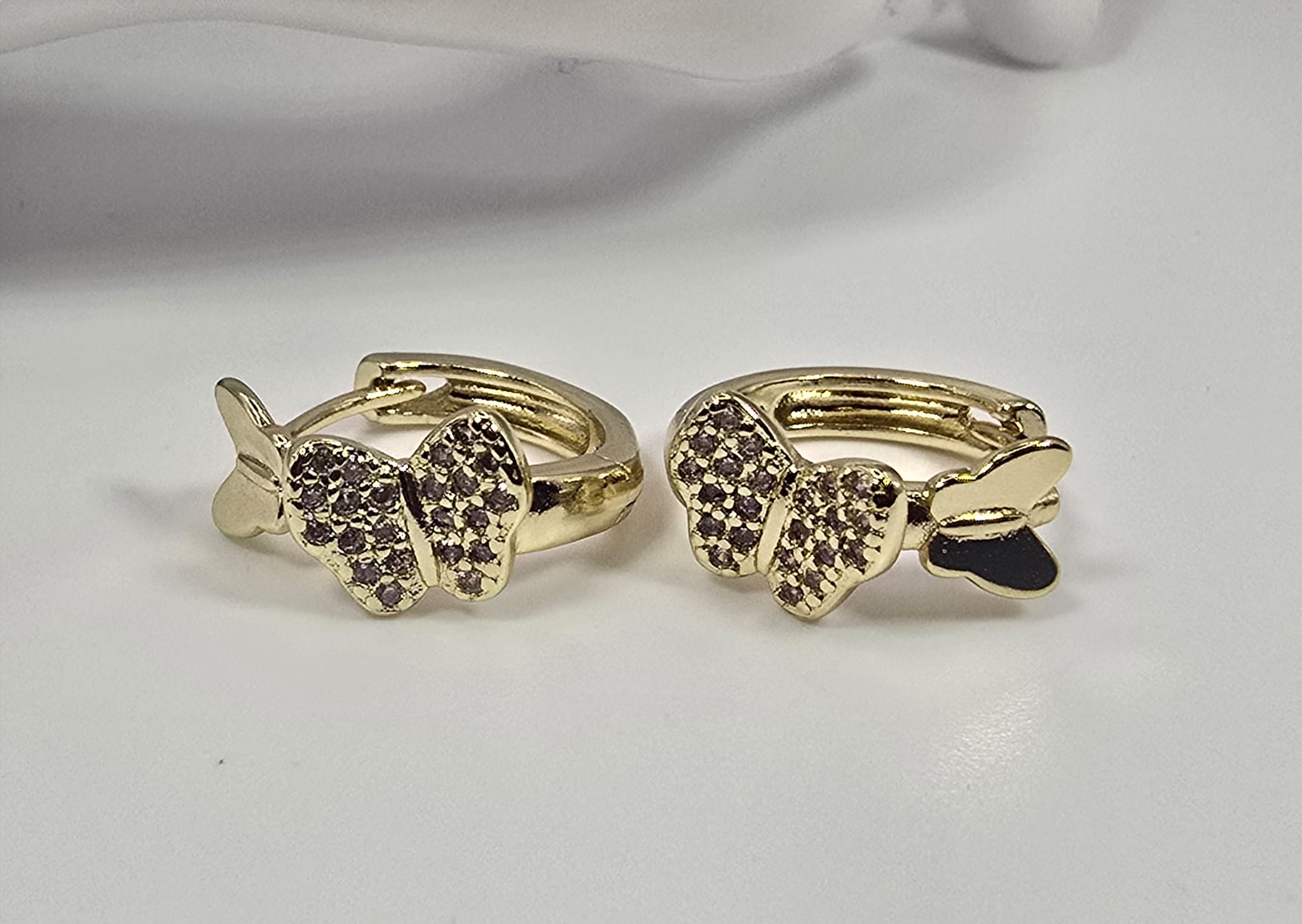 Pendientes de oro con forma de mariposa