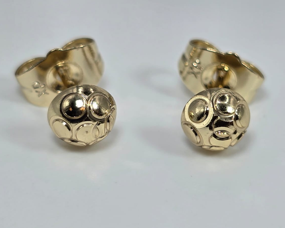 Tiny Round Stud  Earrings