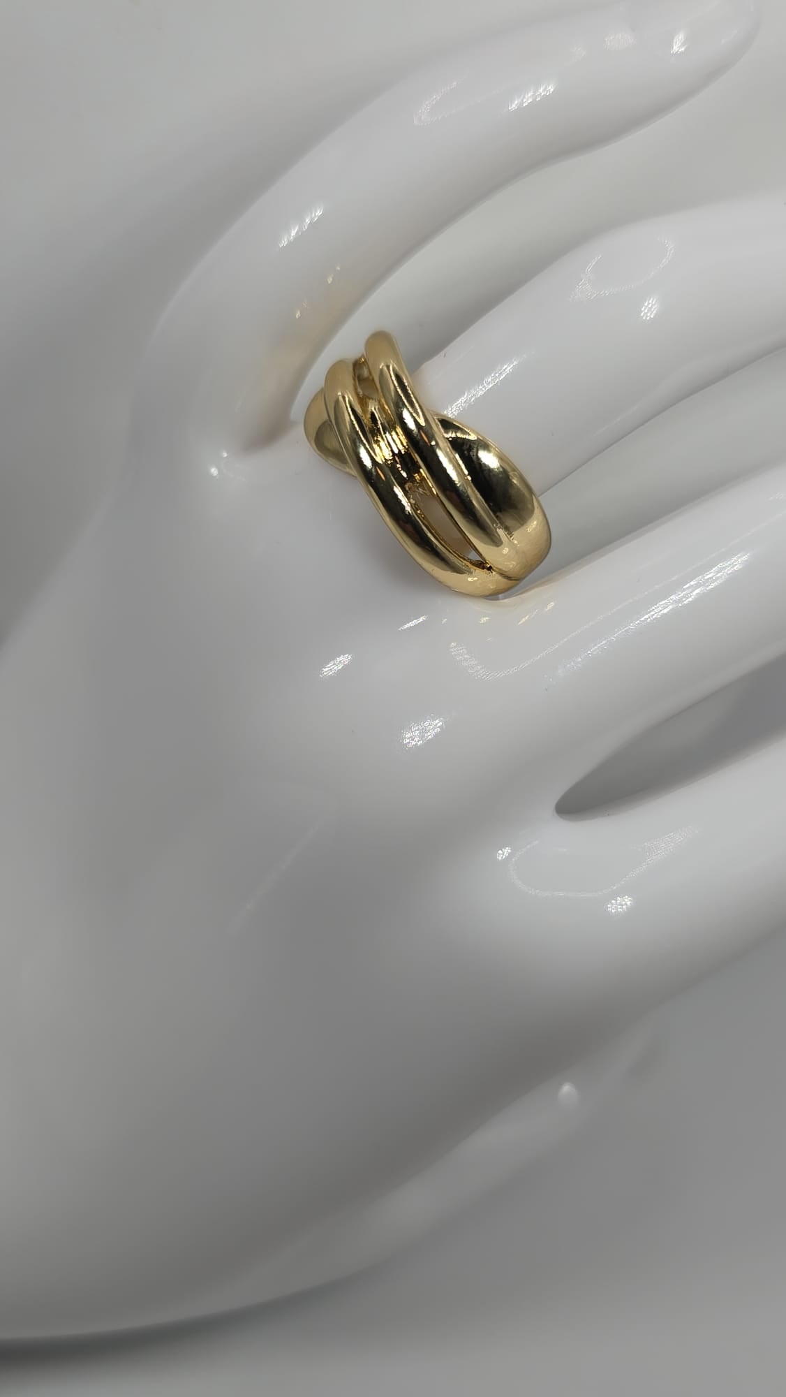 14k Gold Ring for Women with Flow design