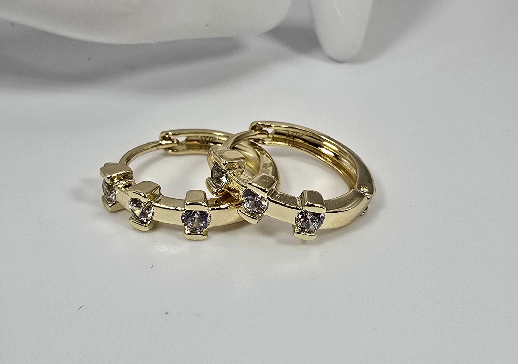 Gold Earing Lined w/ 3 gems