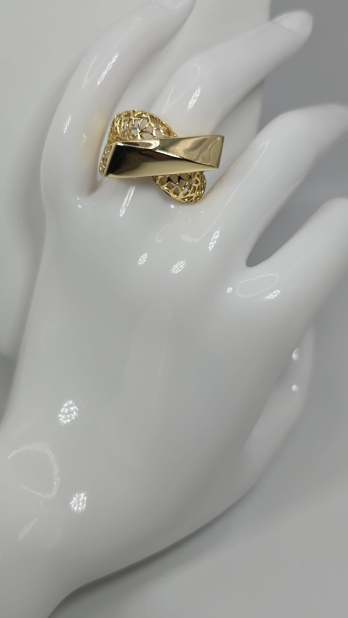 Gold Ring for Women Overlapping Pattern