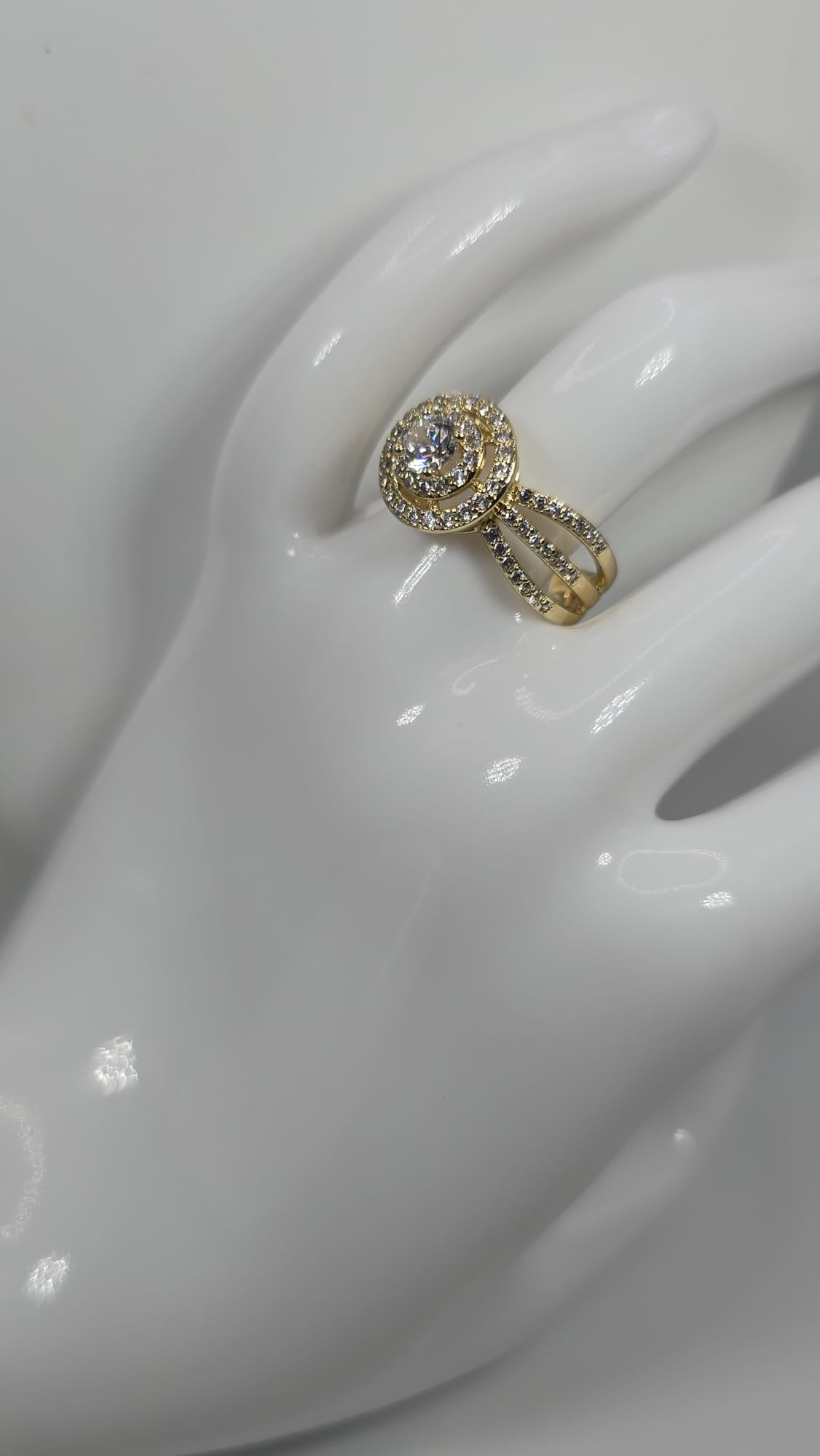 Gold Ring w/ Center Diamond-like Gem