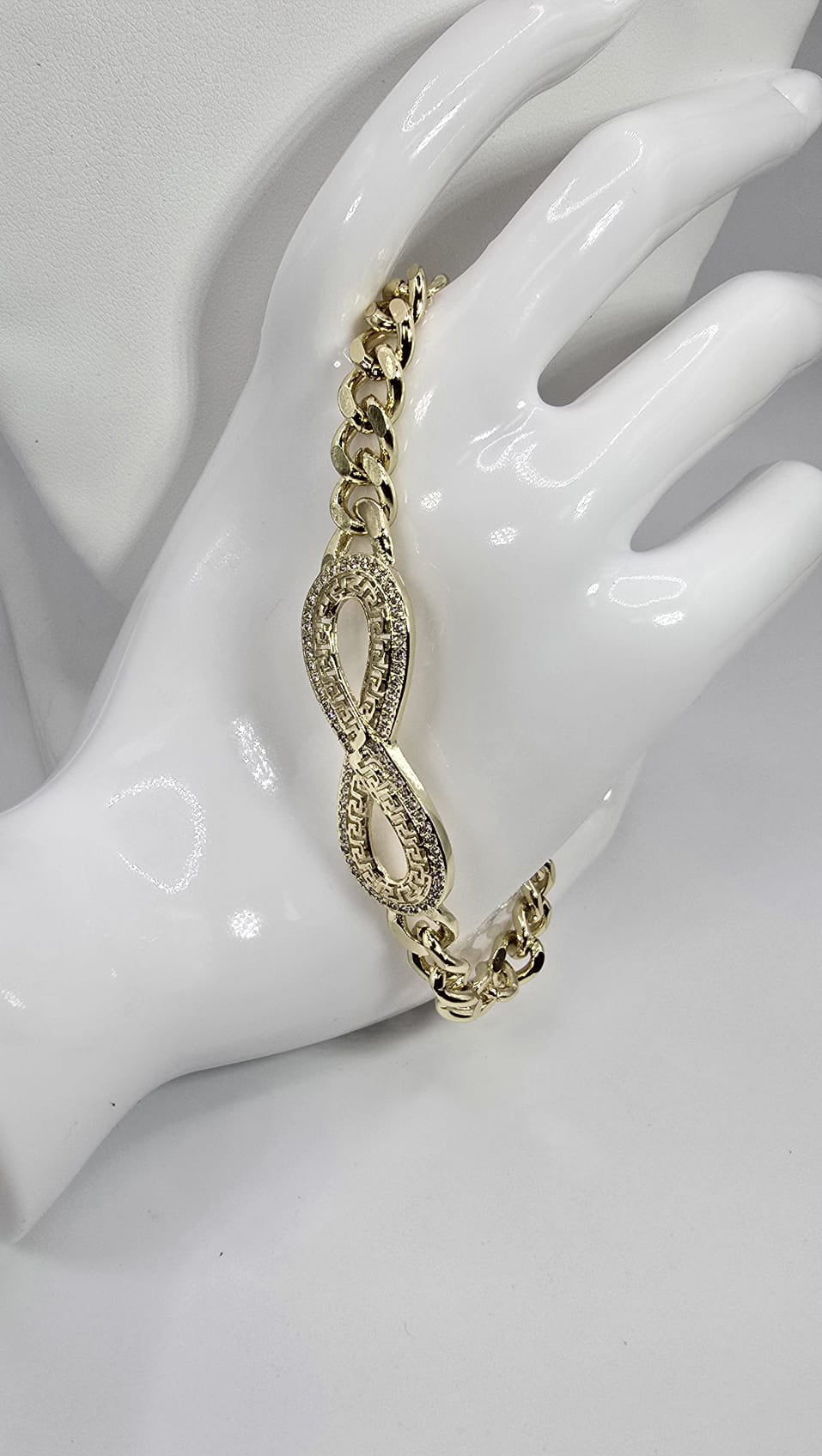 14k Gold Bracelet w/ Infinity Symbol